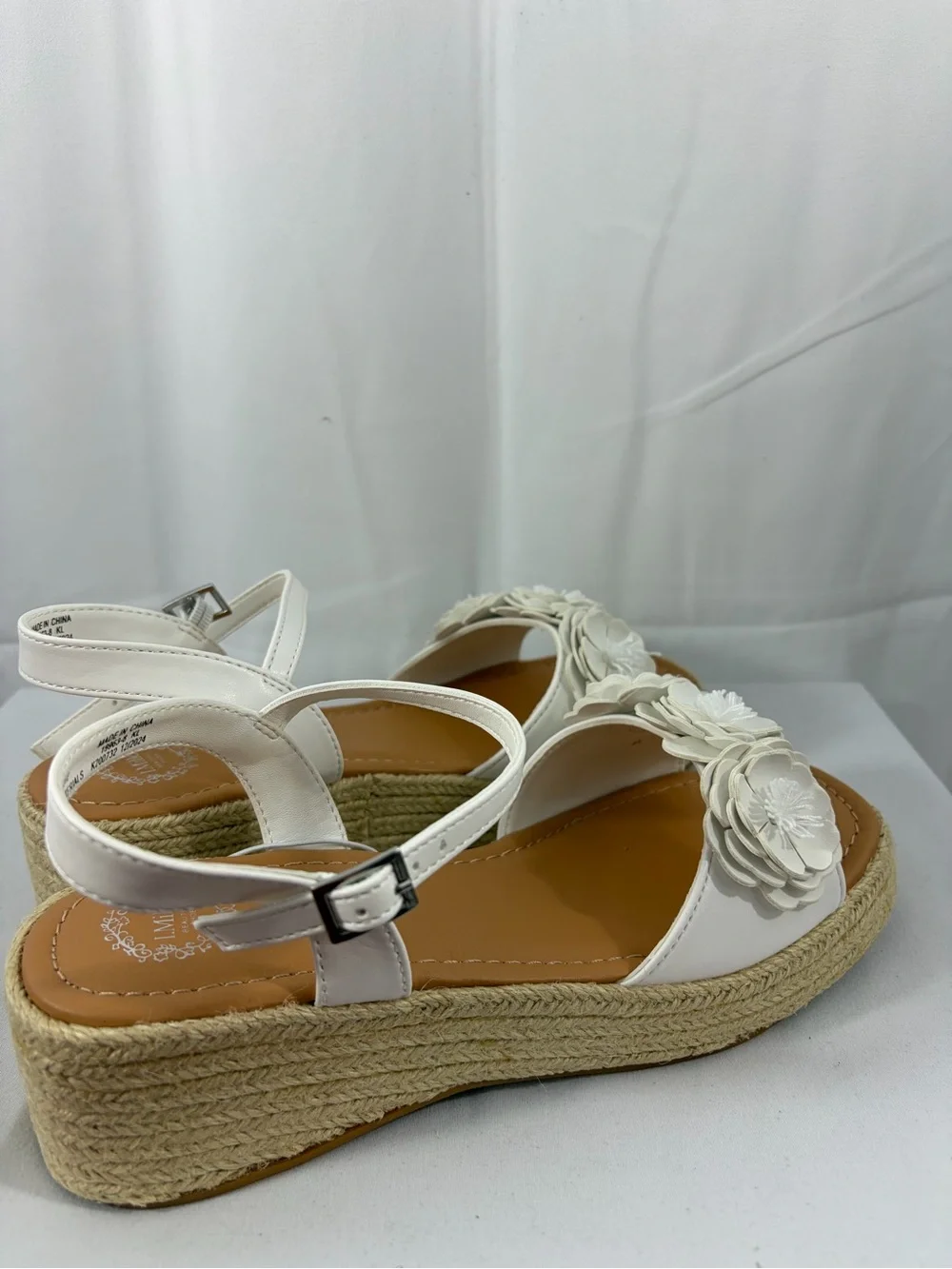 NWT I. Miller Women’s Size 5 White Floral Platform Espadrille Sandals